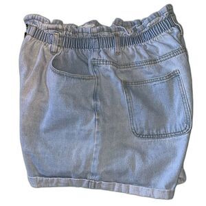 Plaid & Plain ruffle top denim jean shorts light wash size L